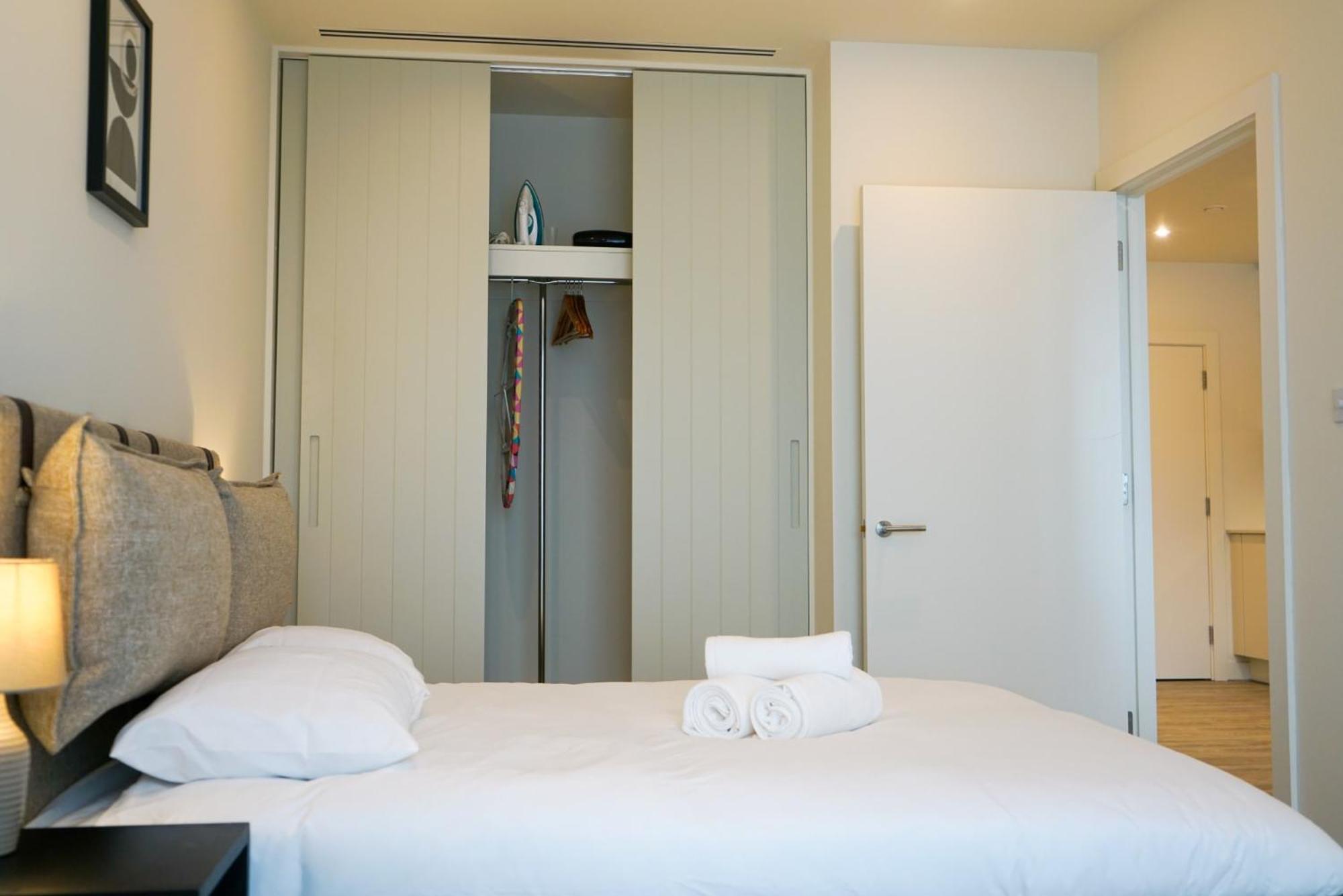 Coppermaker Square In Stratford Apart otel Londra Dış mekan fotoğraf
