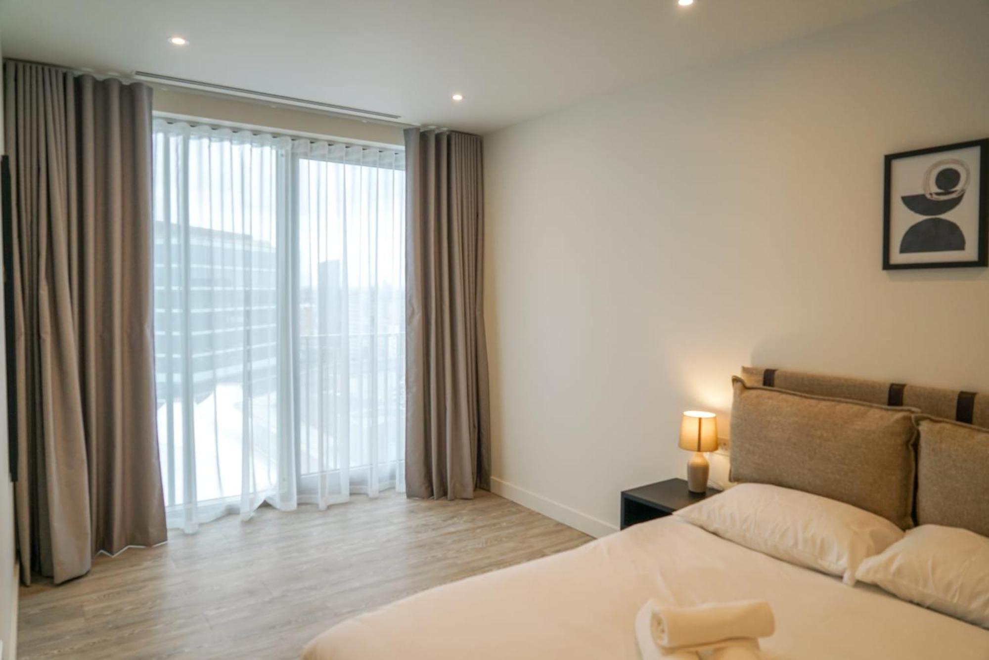 Coppermaker Square In Stratford Apart otel Londra Dış mekan fotoğraf